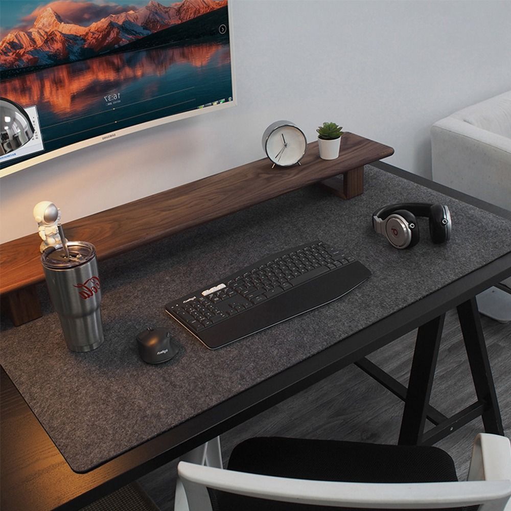 Gaming Accessories Table - Игровые аксессуары: коврик для мыши из