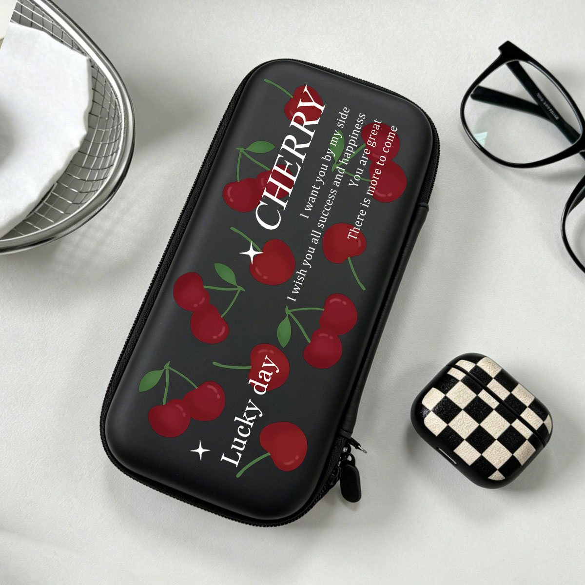 Симпатичный противоударный чех – обзор и цена Gaming Accessories Bag